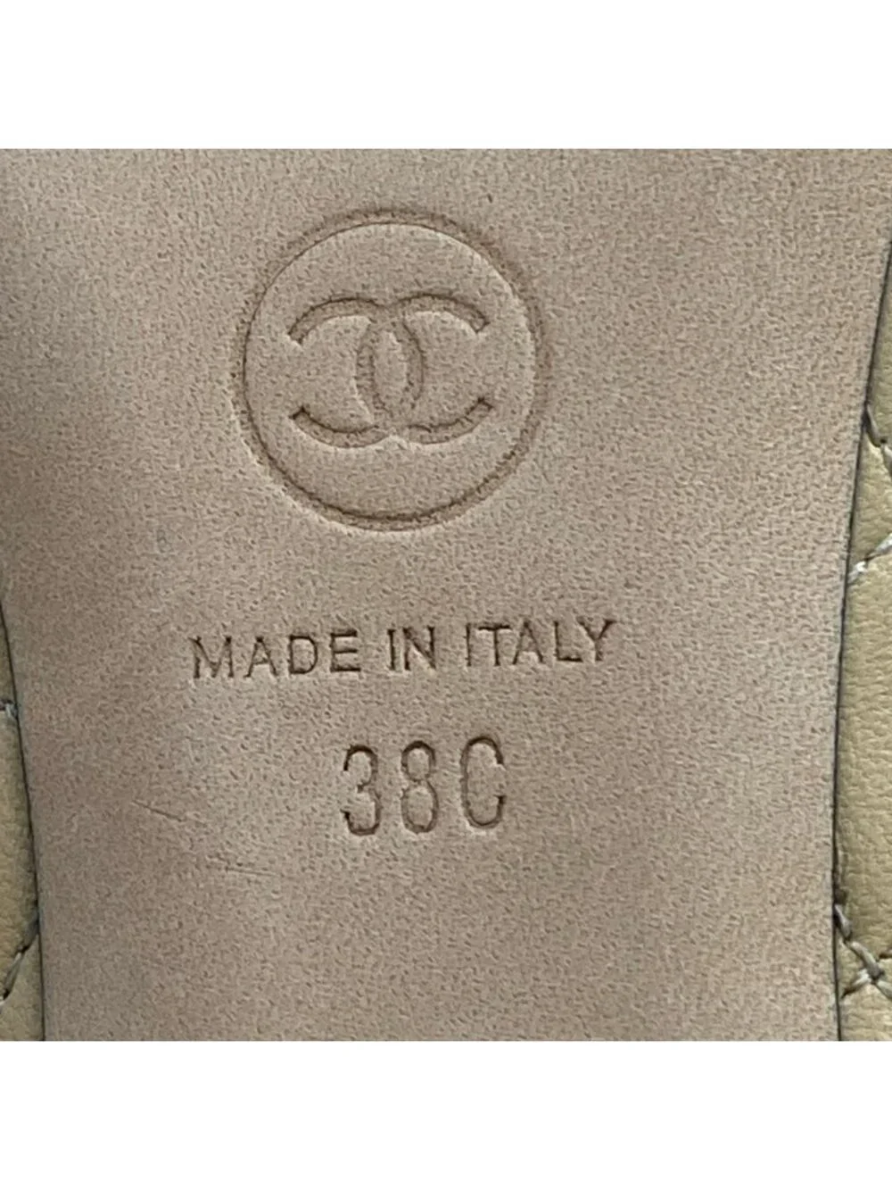 Chanel Pumps C CC Logo Beige Black Quilted Lambskin Heels